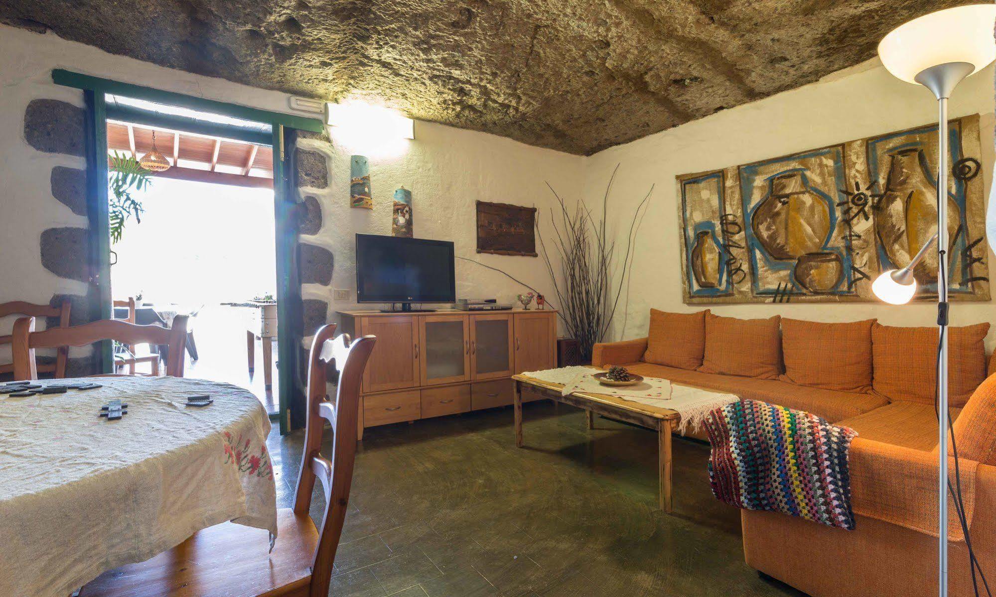 Casa Cueva El Caidero Guest House Artenara Ngoại thất bức ảnh